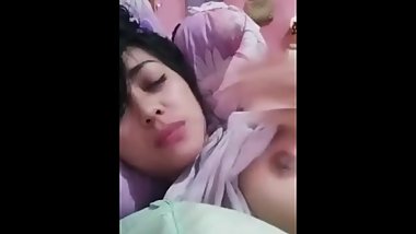 indo pamer toket