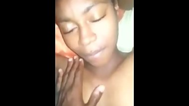 Grosse bite dans le cul d'une africaine