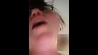 mon pote baise une cassos mariÃ©e elle gueulle qu'elle prÃ©fÃ¨re son amant