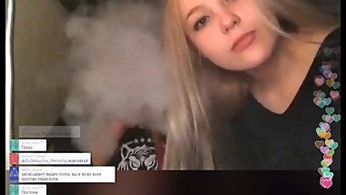 Ð”Ð²Ðµ Ð¼Ð°Ð»Ð¾Ð»ÐµÑ‚ÐºÐ¸ Ñ†ÐµÐ»ÑƒÑŽÑ‚ÑÑ Ð² Periscope