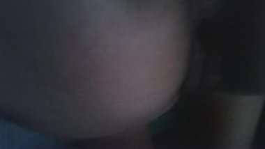 Abriendo a mi novia antes de ir a dormir