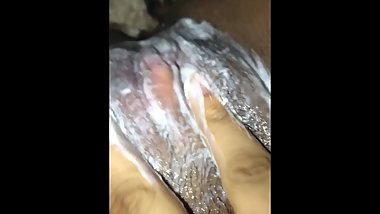 Rubbing my pussy with creamm