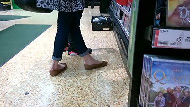 Standing Heelpop in Brown Loose Flats