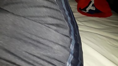 mama graba a su hijo masturbandose